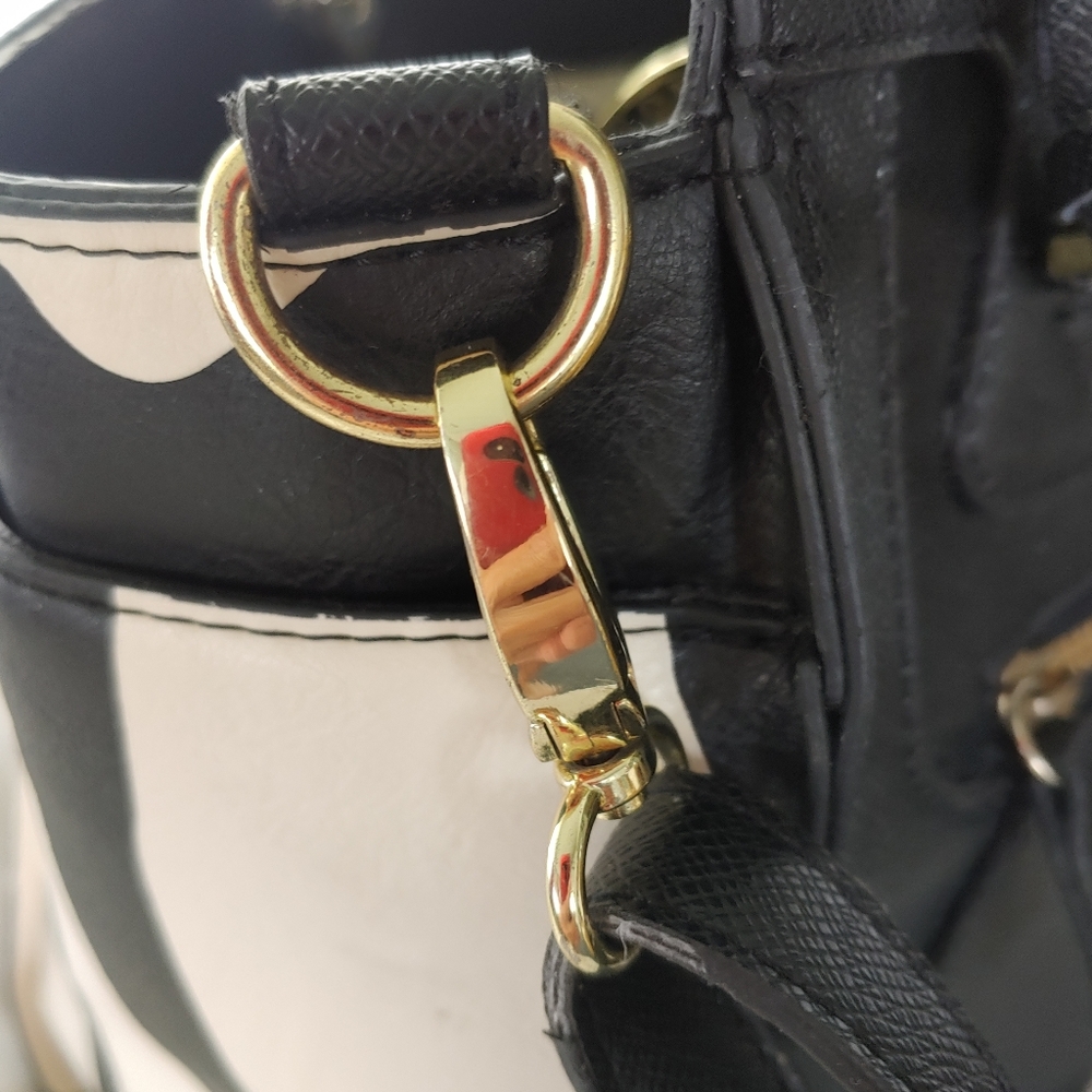 ๐๐ SEND OFFERS ! ๐๐LONDON FOG PURSE. - Picture 4 of 10